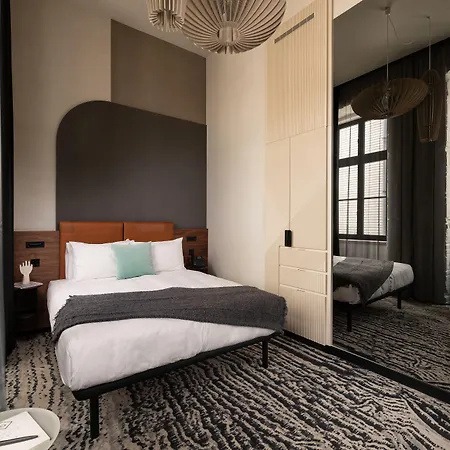Gin Hotel 4*