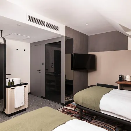 Gin Hotel 4*