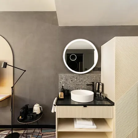 Gin Hotel 4*